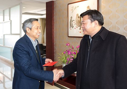 興化市委書記李衛(wèi)國專程赴我司慰問董事長翟世先先生